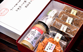 じゃこ山椒、塩昆布、山椒まよねーずなどの詰め合わせ「京のにぎわい」がおすすめ